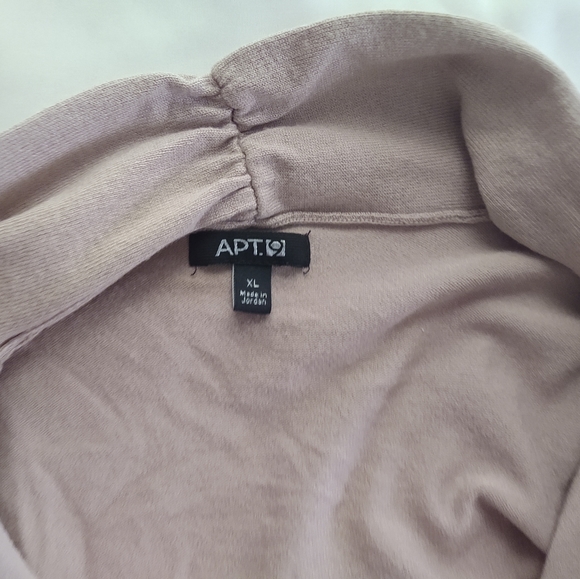 Woman's sweater for work or casual - Picture 3 of 3